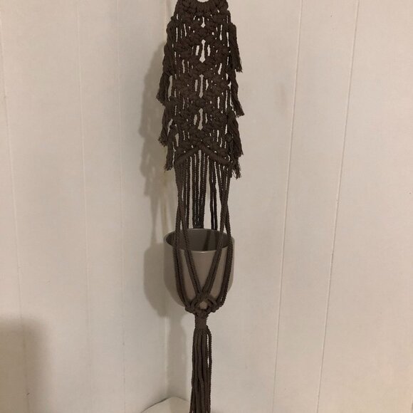Brown Woven Macrame Plant hanger. NEW. - Picture 3 of 5